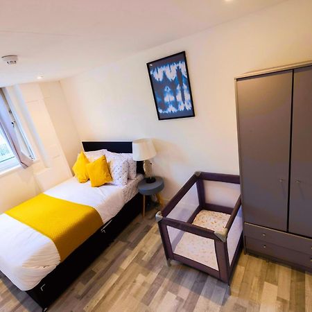3 Bedroomflat-Free Parking-Wifi-Parking-8People Лондон Екстериор снимка