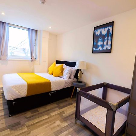 3 Bedroomflat-Free Parking-Wifi-Parking-8People Лондон Екстериор снимка