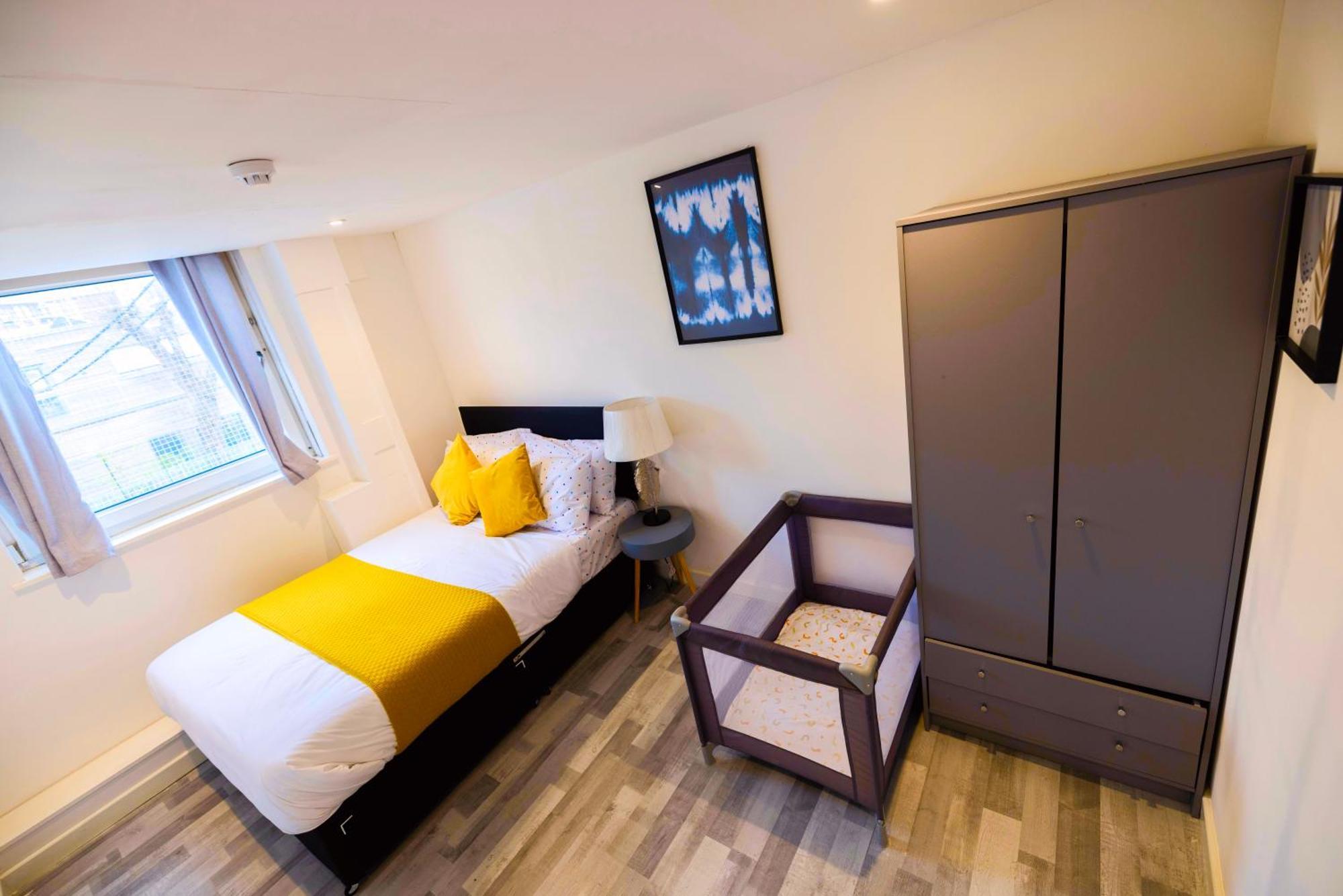 3 Bedroomflat-Free Parking-Wifi-Parking-8People Лондон Екстериор снимка