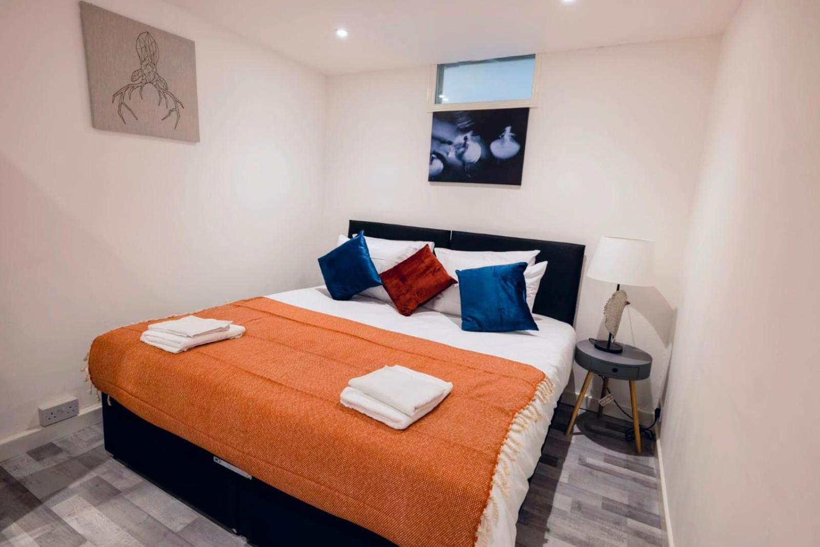3 Bedroomflat-Free Parking-Wifi-Parking-8People Лондон Екстериор снимка